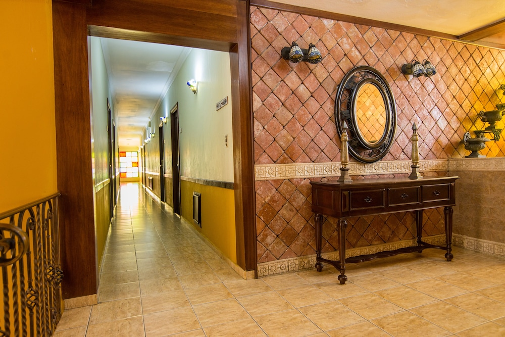 Hotel Platino 6/67