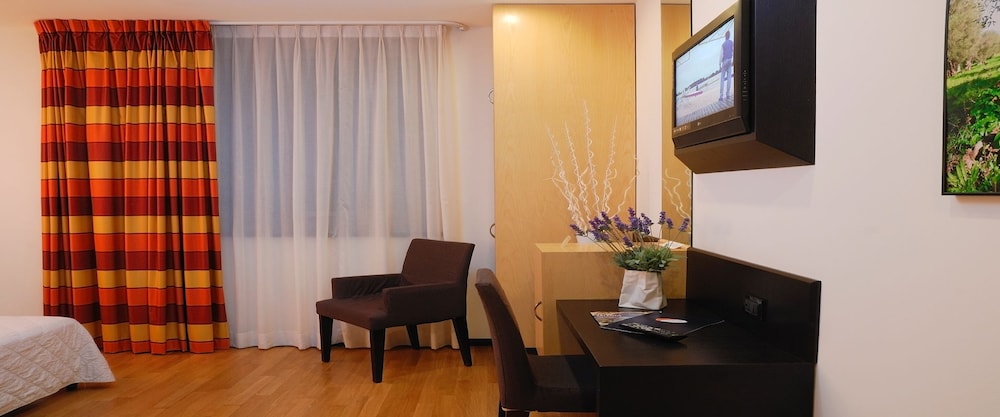 Sanlu Hotel 27/53