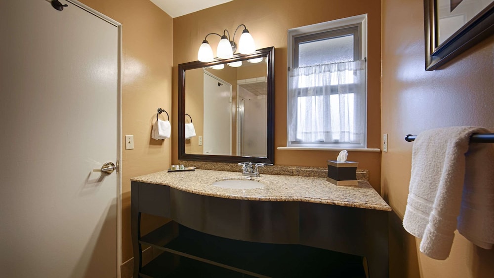 Best Western Carmel S Town House Lodge 13/40