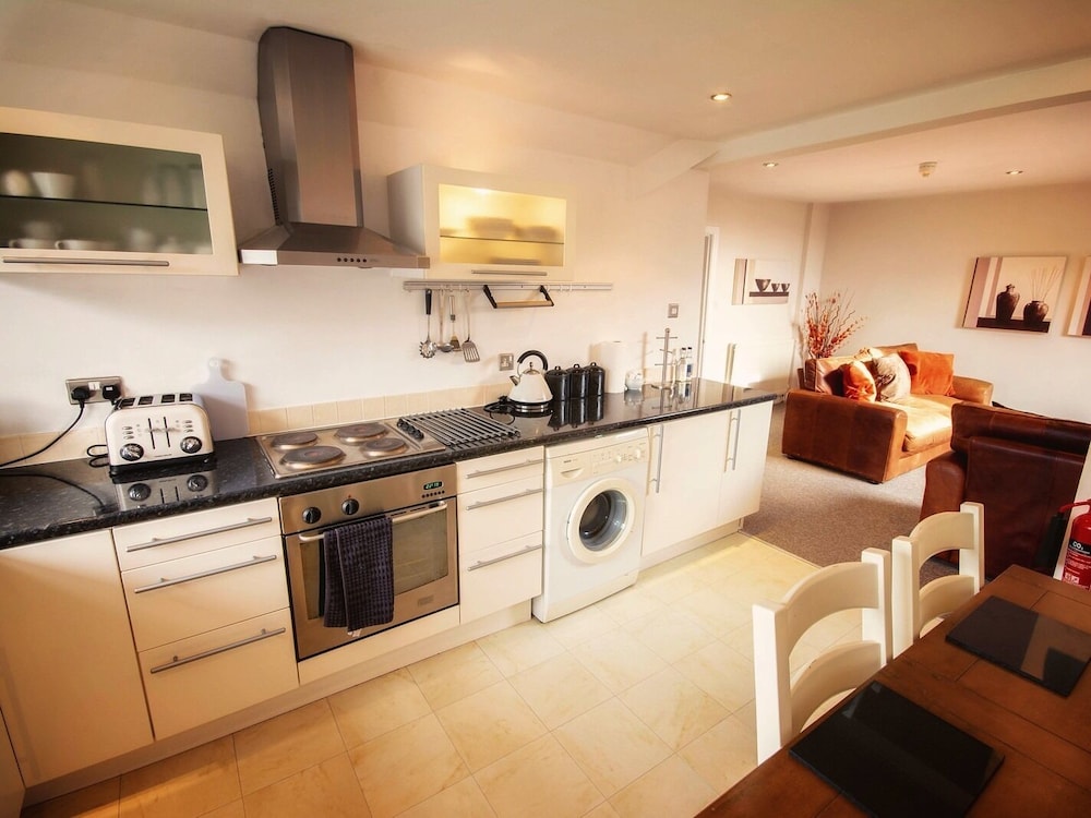 Eslington Villa 36/50