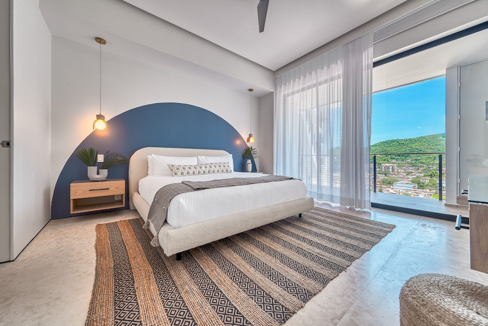 DELUXE, APARTMENT