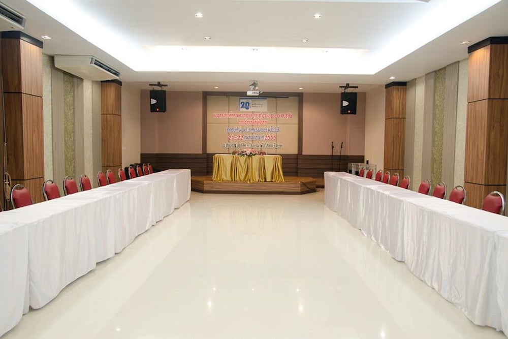 Green Hotel Resort Khon Kaen 9/55