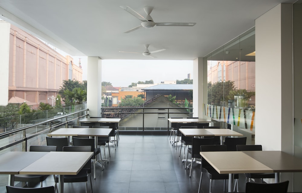 Amaris Hotel Madiun 26/40