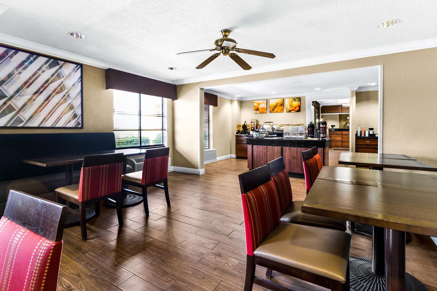 Comfort Inn Evansville East 25/41