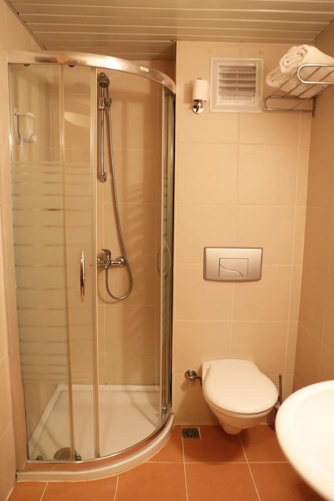 Yavuz Otel 32/49