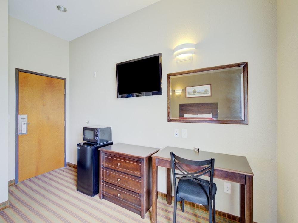 Hotel O Dilley Main St TX 24/42