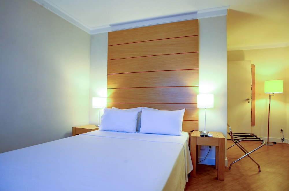 Esuites Congonhas by Atlantica 16/85