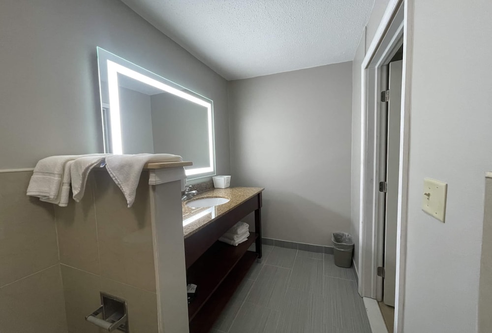 Days Inn And Suites By Wyndham York 28/28