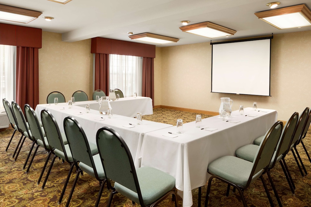 Country Inn & Suites by Radisson Kenosha - Pleasant Prairie 38/39