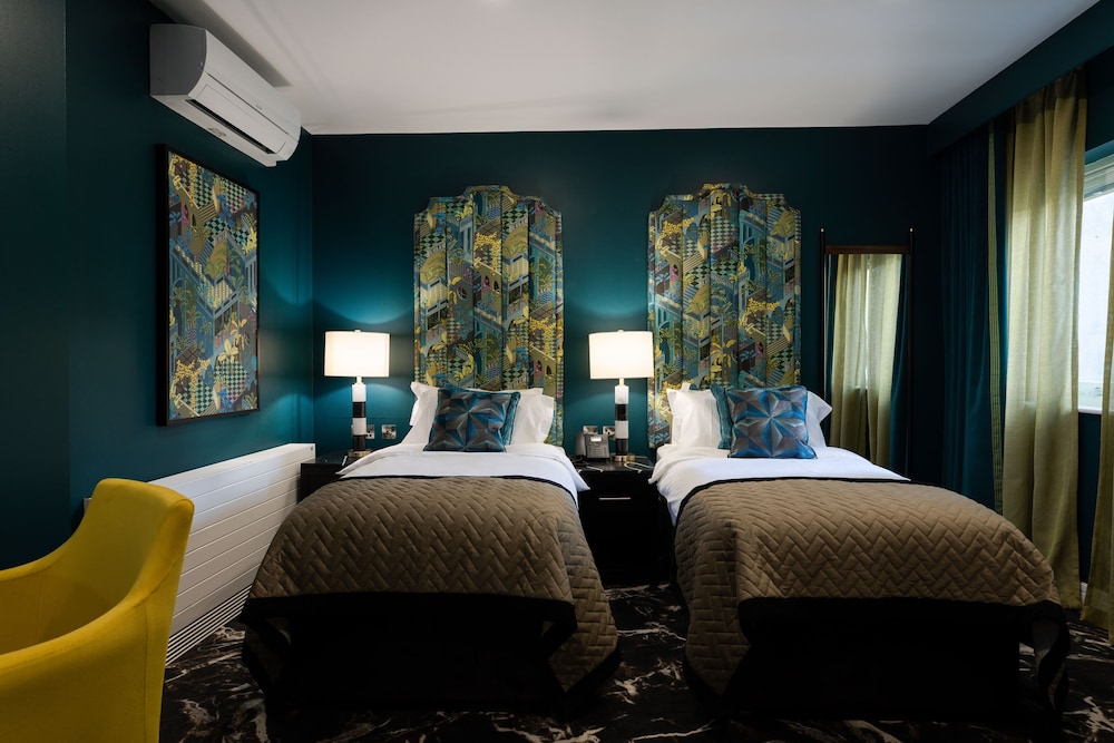 Elephant Rock Hotel 16/40