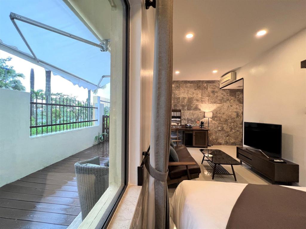 Premier, Deluxe, King Bed