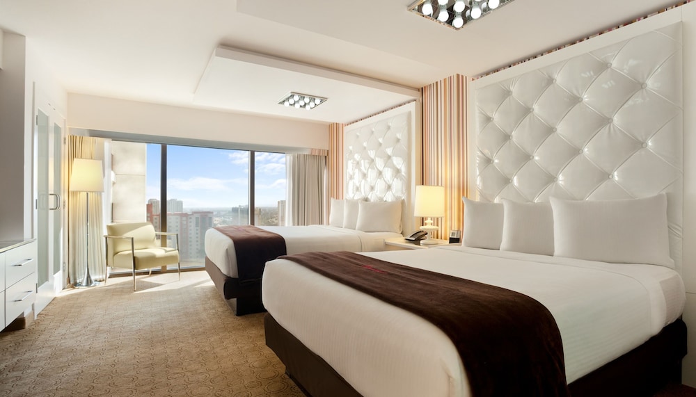 GO, EXECUTIVE, 2 QUEEN BEDS