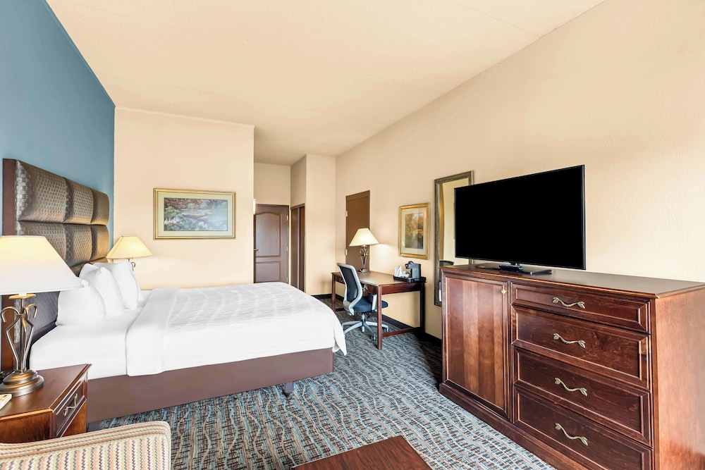 Best Western Holiday Manor 14/49