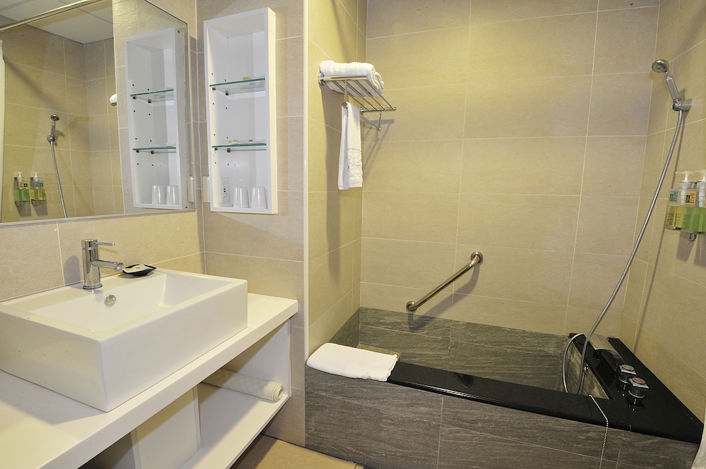 Toyugi Hot Spring Resorts & Spa 26/30