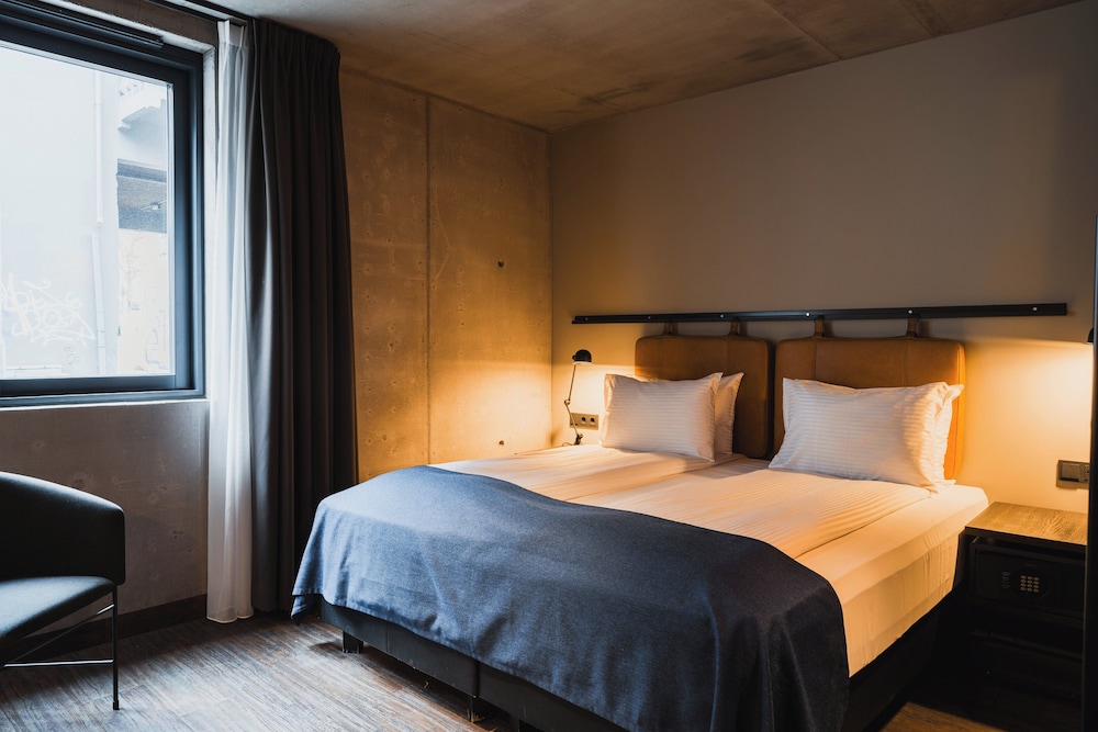ECONOMY, DOUBLE OR TWIN BED, SAUNA