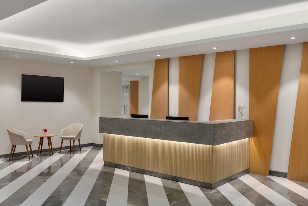 Ramada Encore by Wyndham Lucknow Airport 10/48