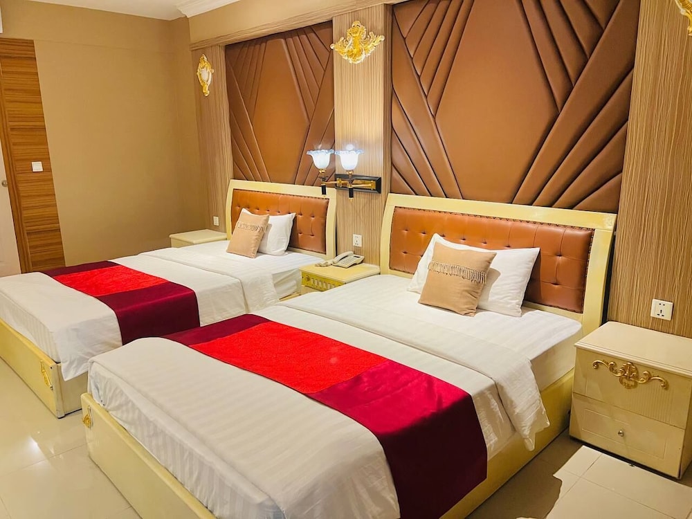 Deluxe, Twin Beds