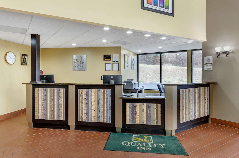 Quality Inn Hillsville 12/48