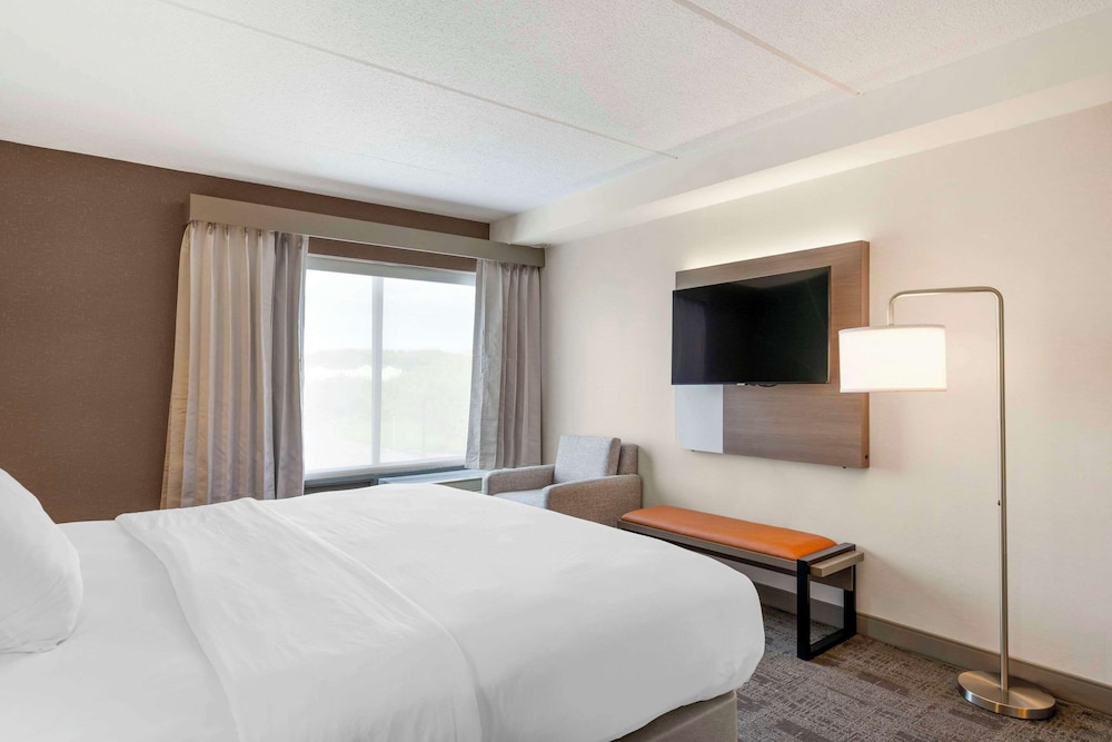 Comfort Inn & Suites Watertown - 1000 Islands 28/54