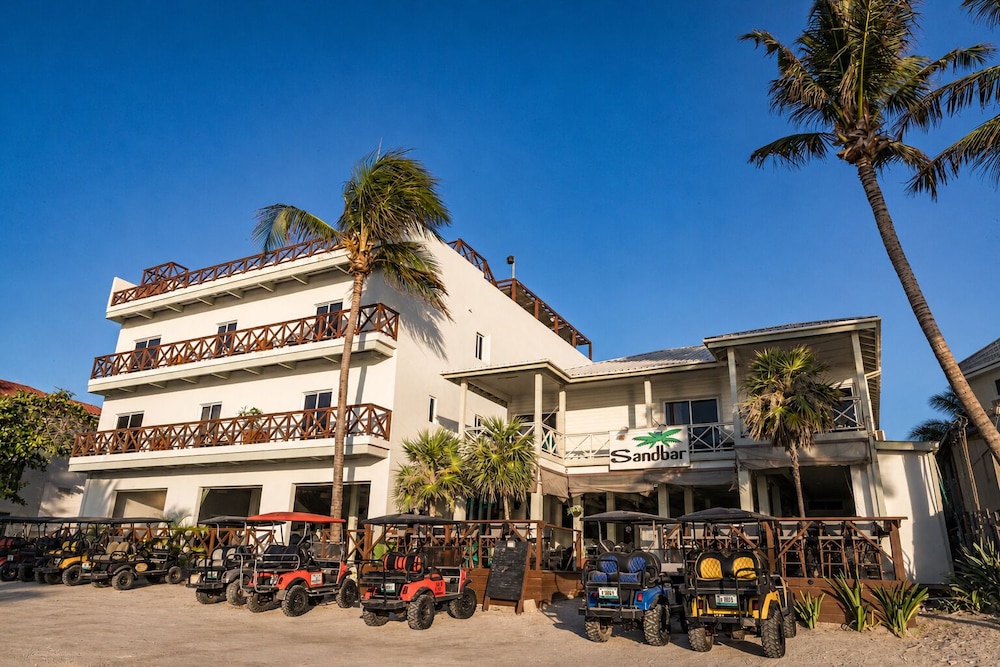 Sandbar Beachfront Hostel And Restaurant 7/74