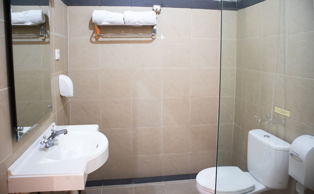 Baleka Resort Hotel and Spa 70/74