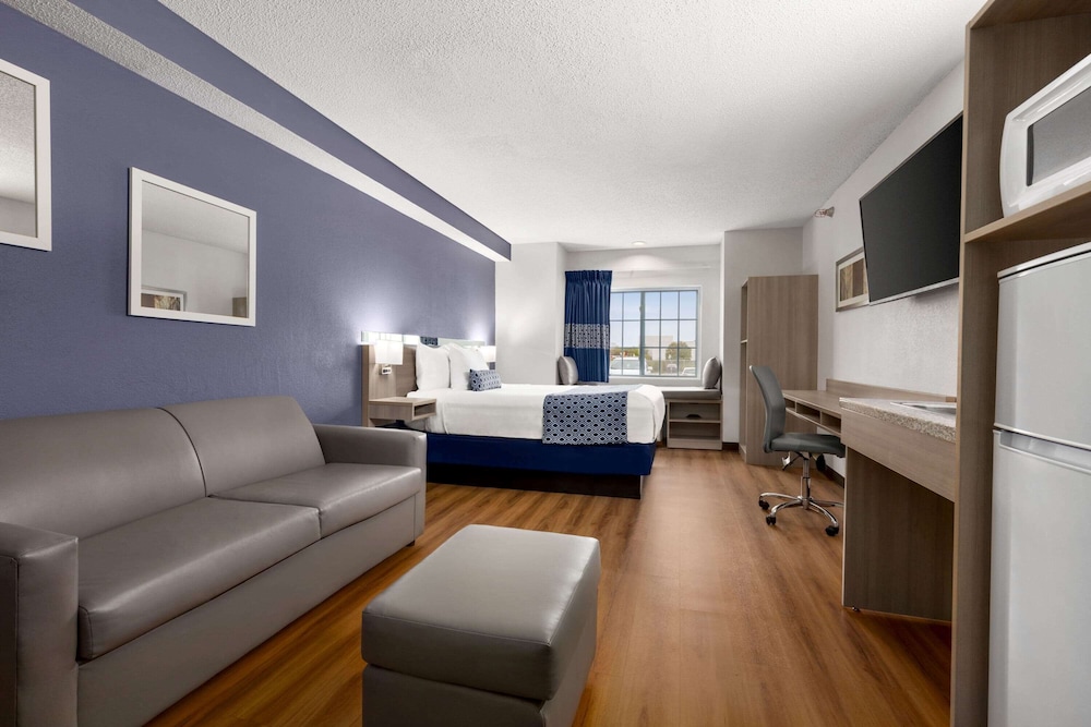 Microtel Inn Suites By Wyndham Lincoln 43/57