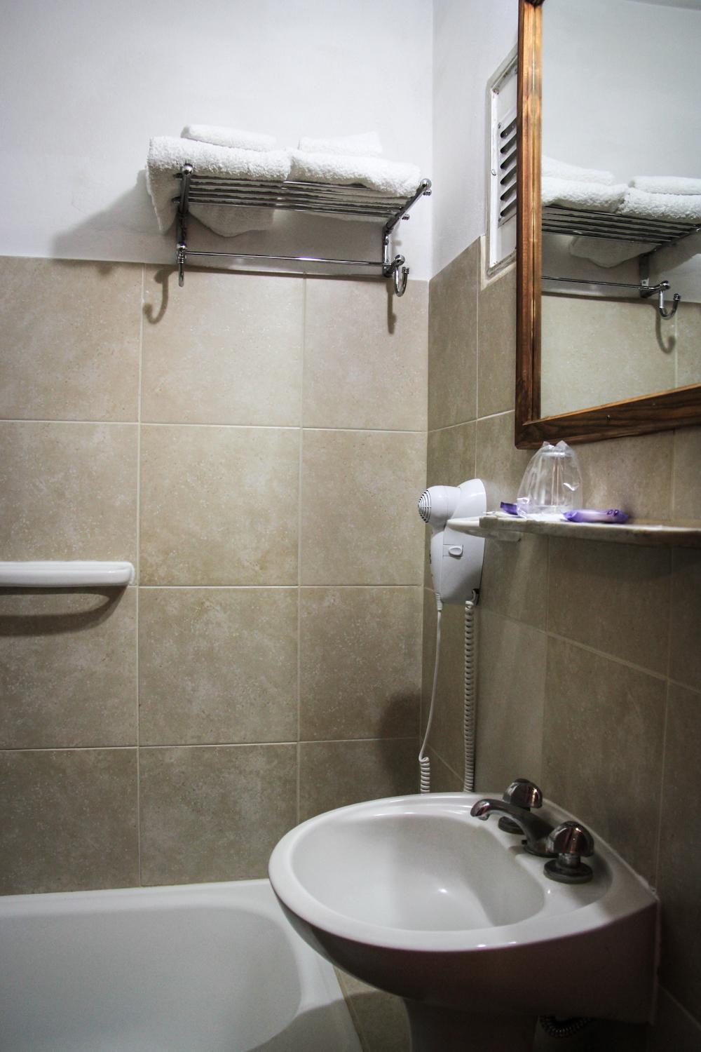 Hotel Menossi 32/35