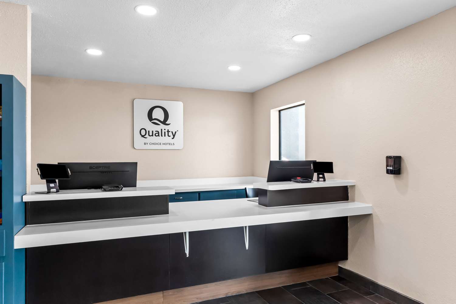Quality Inn & Suites Port Lavaca Near Lighthouse Beach 8/33