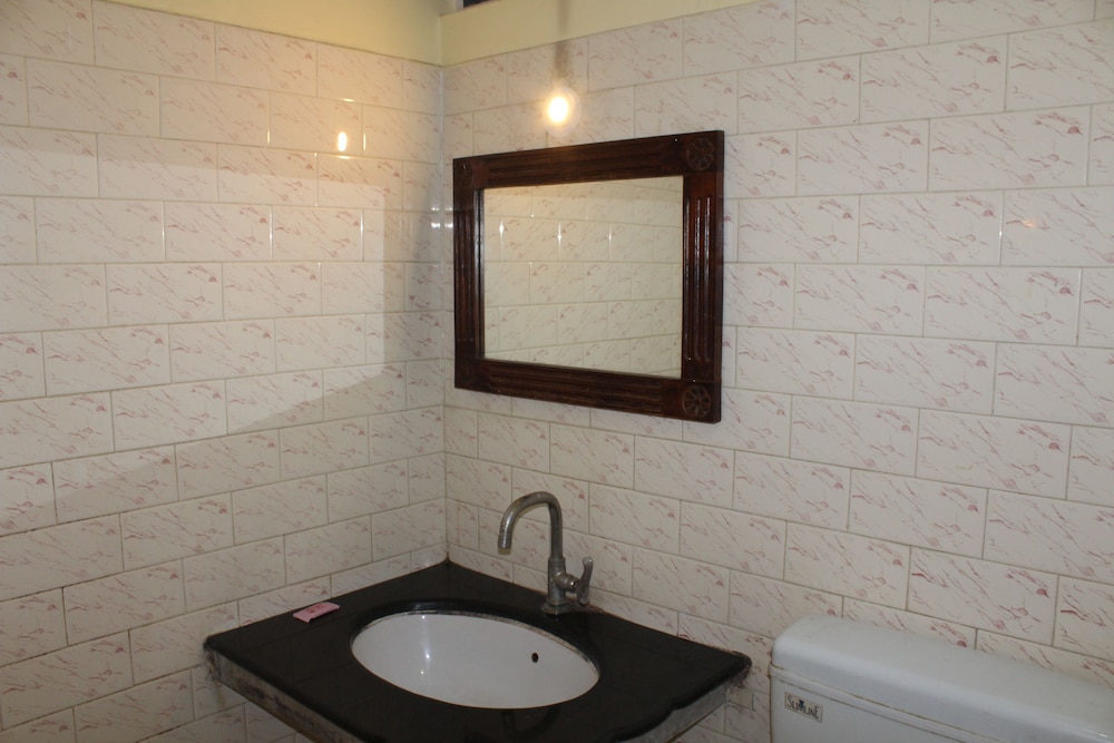Bani Park Hotel 55/56