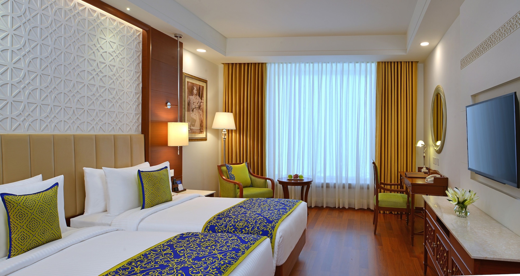DELUXE, DOUBLE BED
