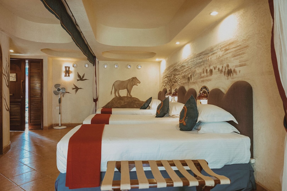 Amboseli Serena Safari Lodge 12/81