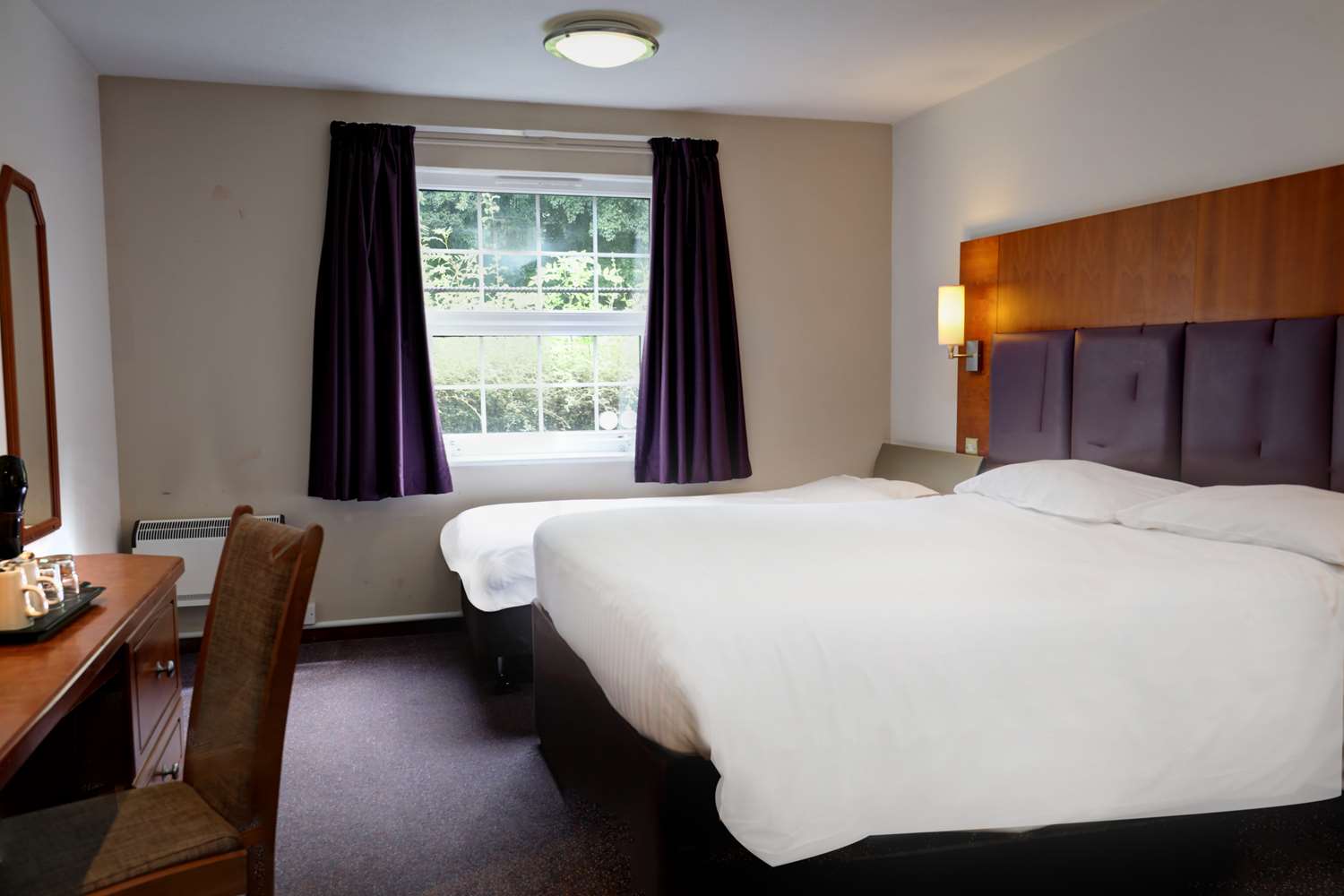 Deluxe, Twin Beds