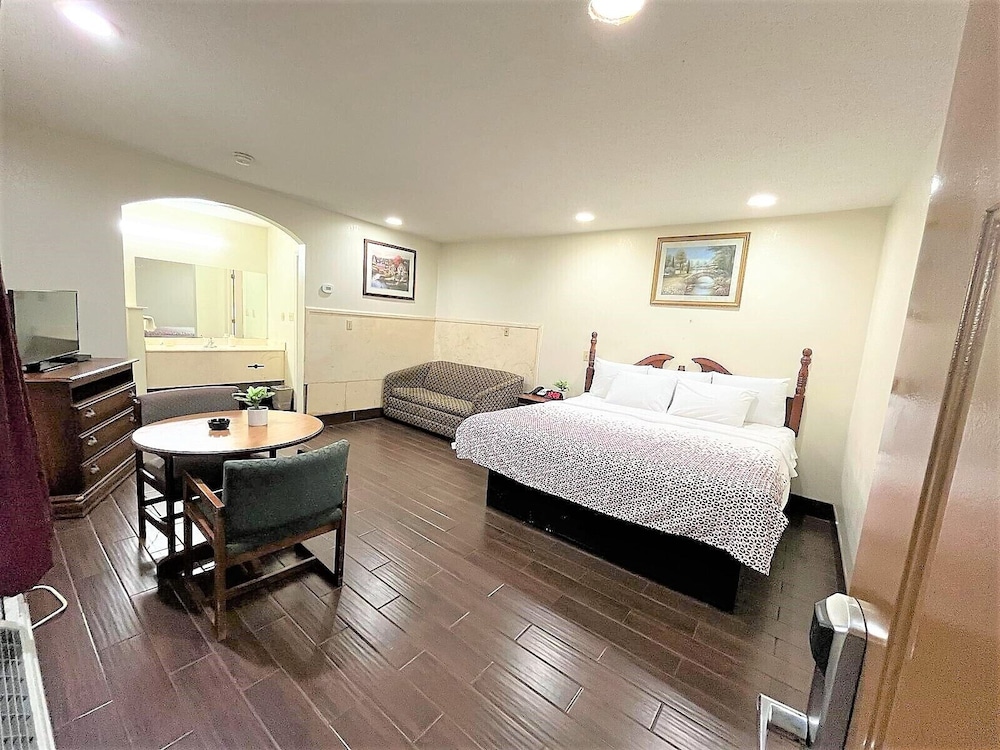 Budget Inn 23/50