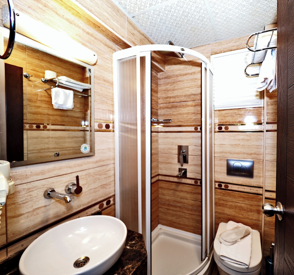 Elysion Hotel 45/48
