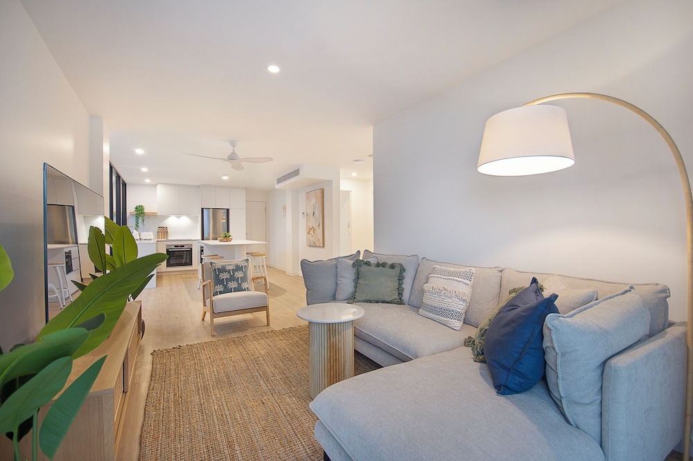 The Shores Surfers Paradise Apartments 23/50
