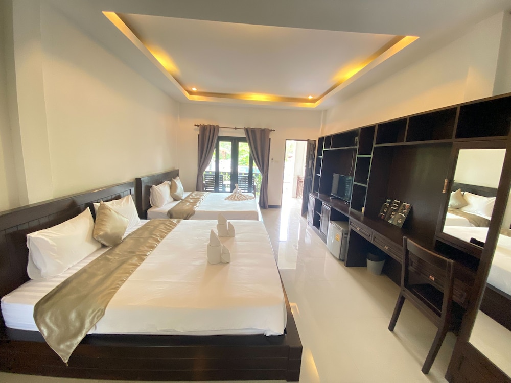 Standard, Triple, 1 Double and 1 Single Bed, Pool View, Baan Kiangnam Pattaya 3/5