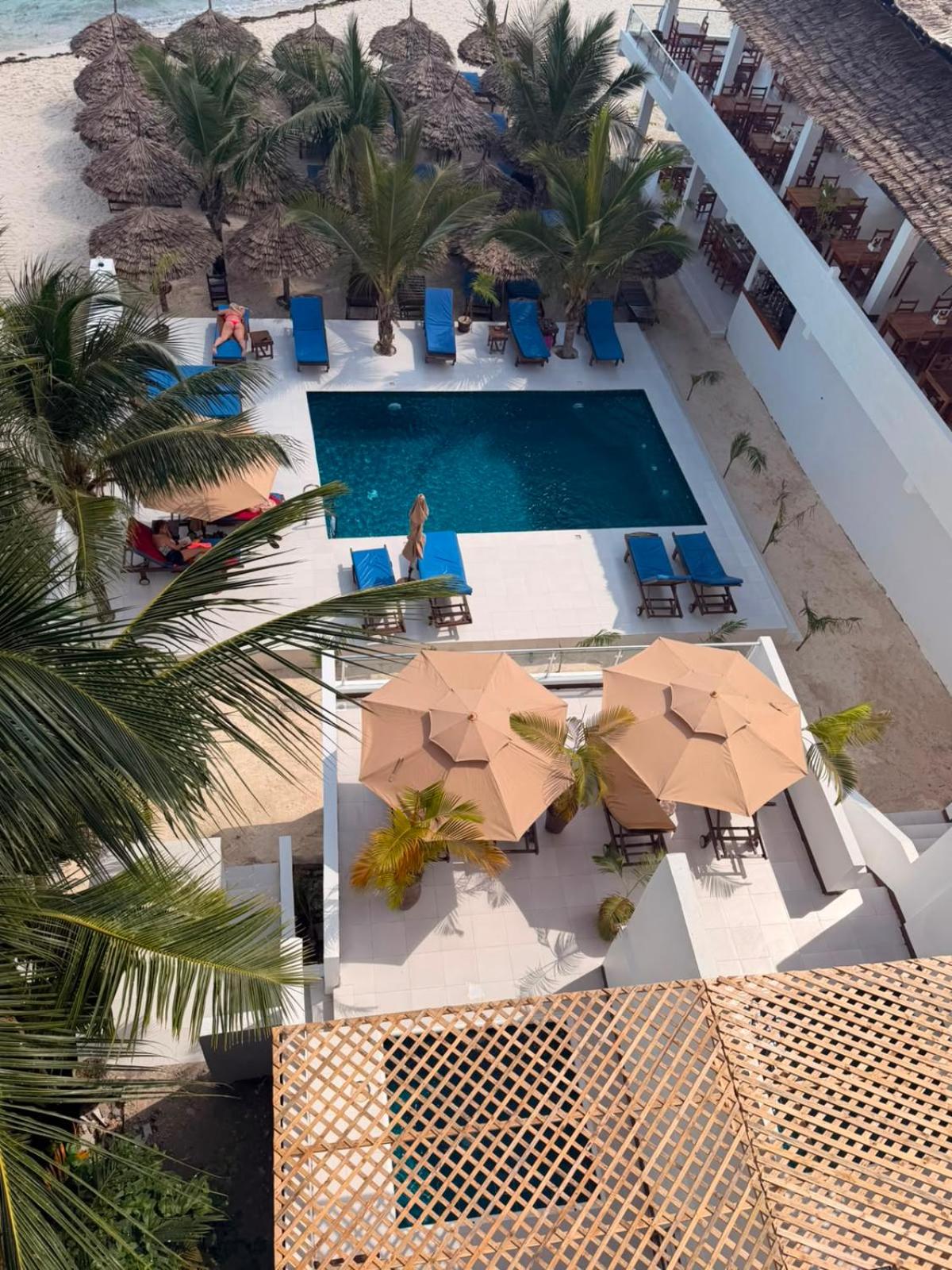 Varadero Zanzibar Hotel & Restaurant 8/46