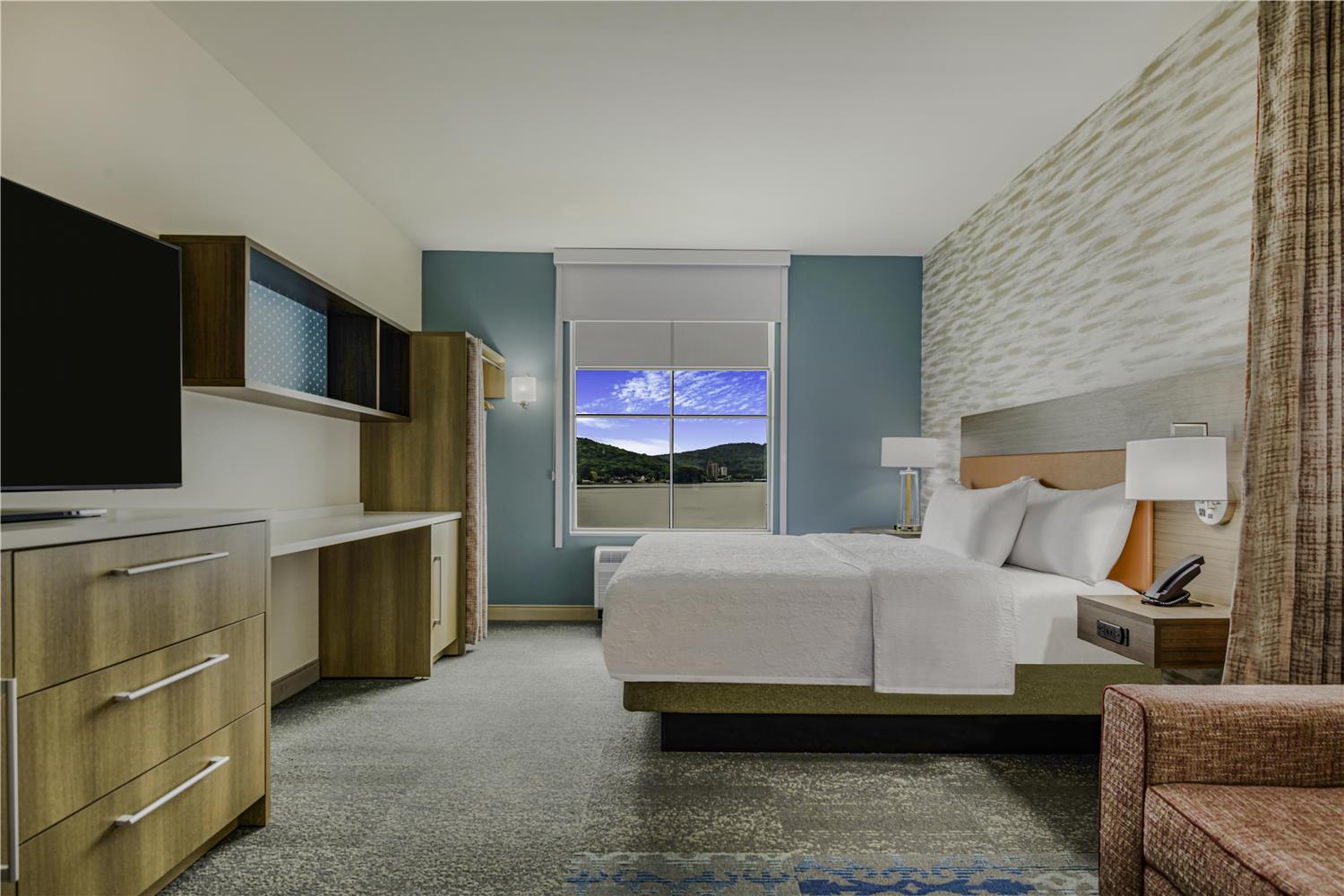 Studio, Suite, King Bed, Water View