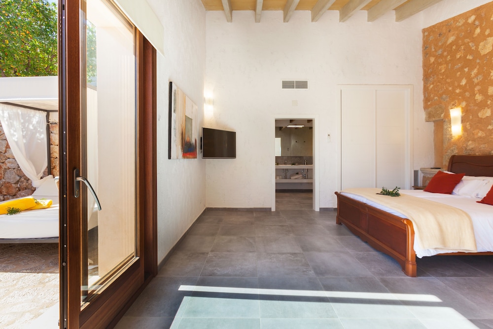 FINCA HOTEL ALBELLONS PARC NATURAL 16/70