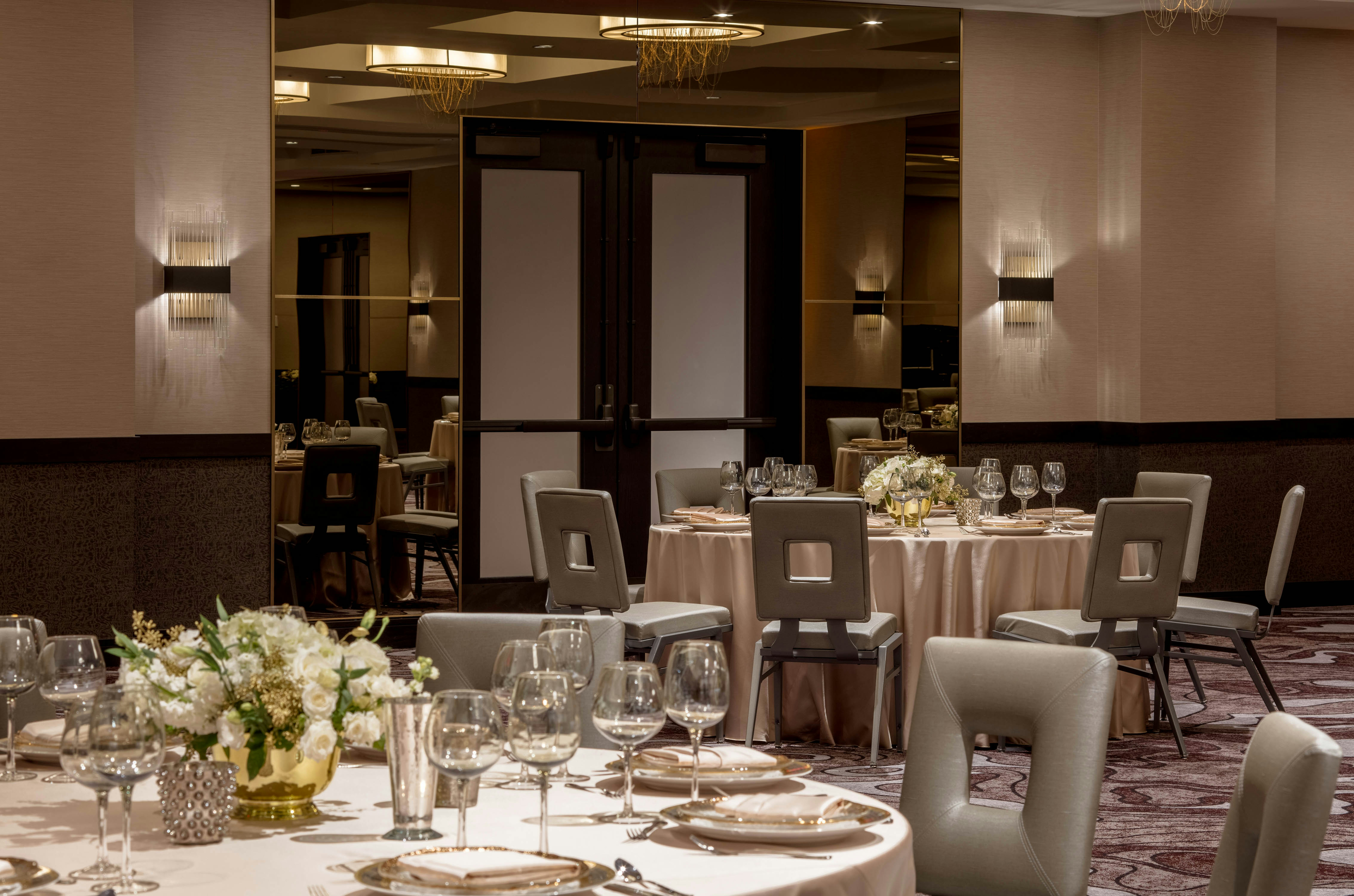 Embassy Suites By Hilton Minneapolis Downtown Hotel 42/62