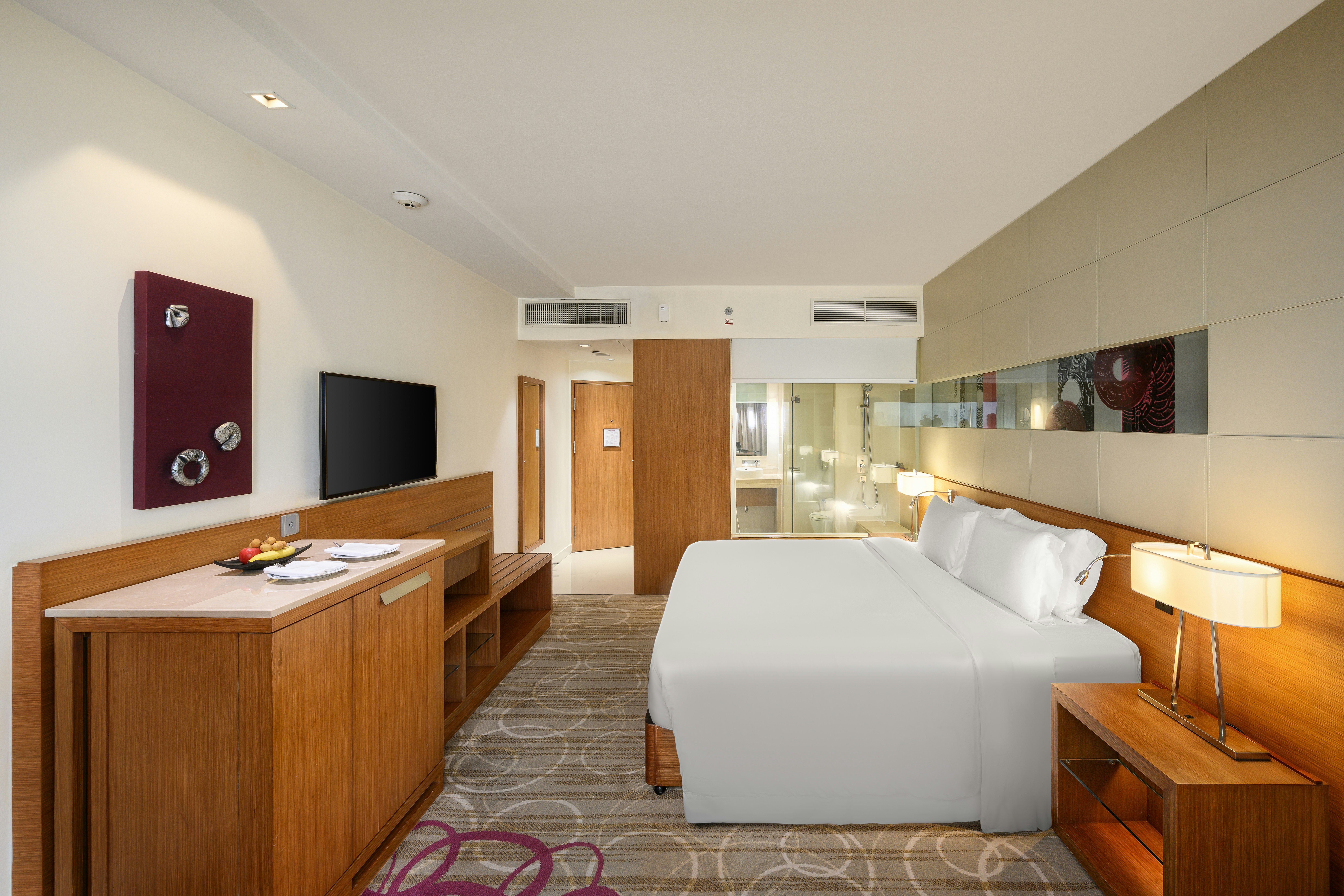 CLUB, SUPERIOR, SUITE, KING BED