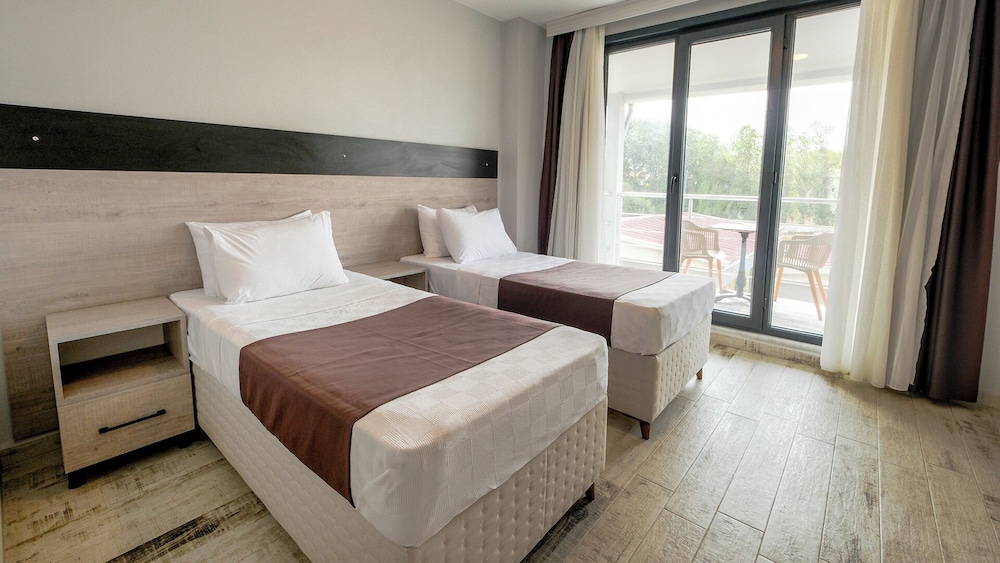SUPERIOR, SEA VIEW, BALCONY