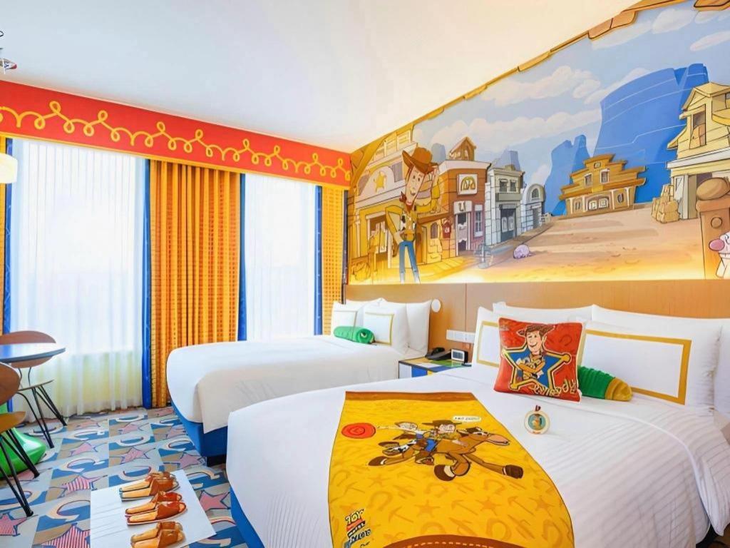Toy Story Hotel 11/35