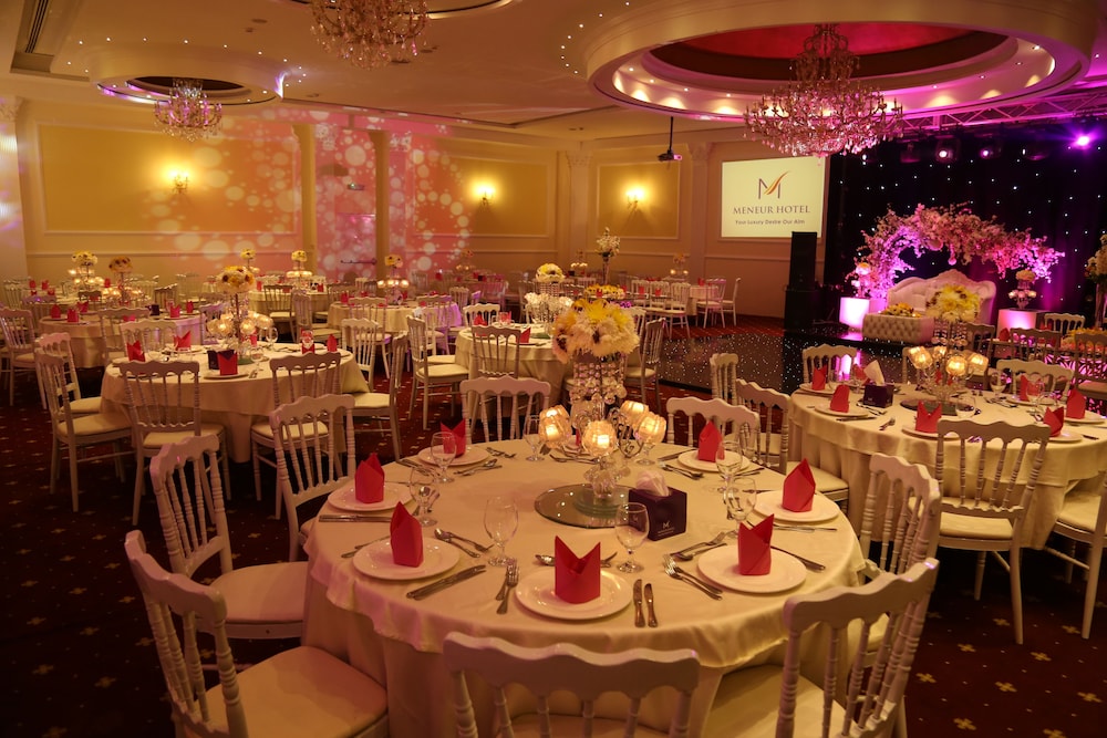 Meneur Hotel 26/29