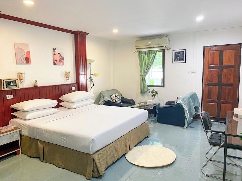 Super, Deluxe, King Bed, Balcony