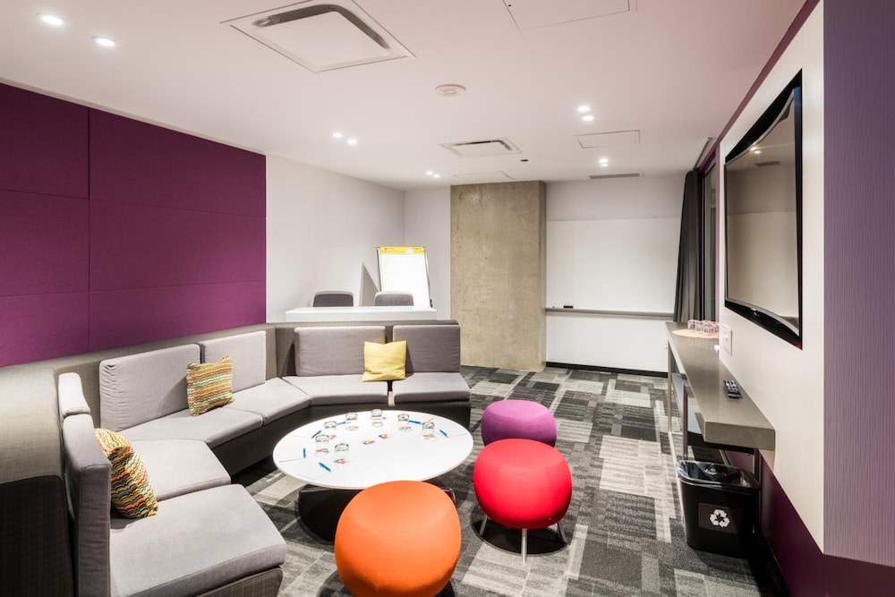 Alt Hotel Ottawa 41/47