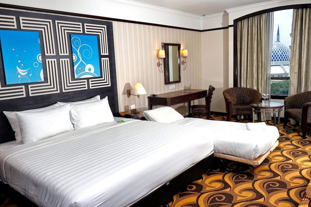Triple Deluxe Room
