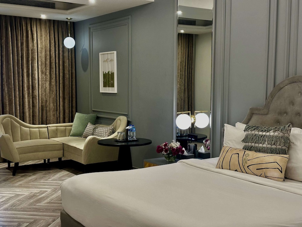 The Nishat Hotel Johar Town 41/50