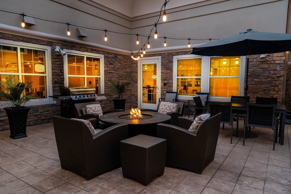 Residence Inn Corona Riverside 22/25