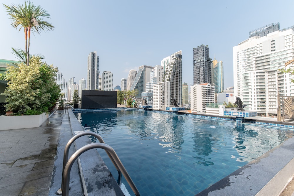 Admiral Premier Bangkok 64/69